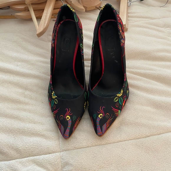 Authentic Mexican High Heels - Picture 2 of 2